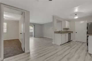 Photo #4: 2436764 Listing