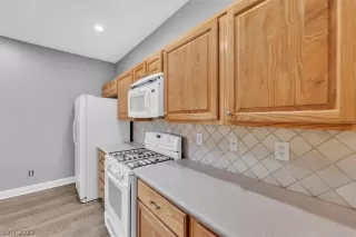 Photo #4: 2436778 Listing