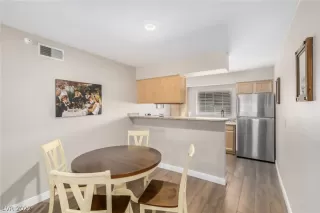 Photo #5: 2436802 Listing 