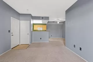 Photo #6: 2436841 Listing