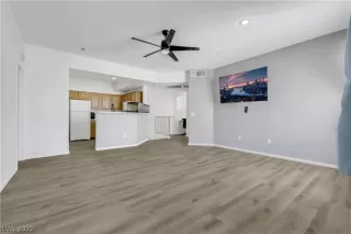 Photo #4: 2436908 Listing 