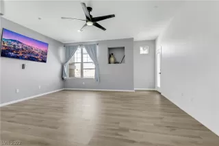 Photo #5: 2436908 Listing 