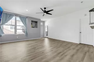 Photo #6: 2436908 Listing 