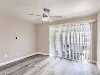 Photo #5: 2436931 Listing