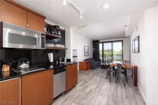 Photo #2: 2436969 Listing 