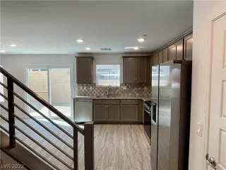 Photo #4: 2436979 Listing 