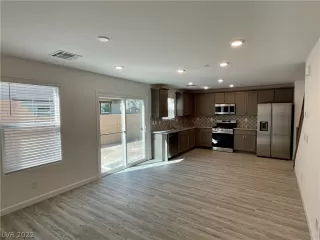 Photo #6: 2436979 Listing 