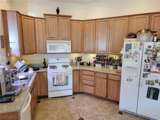 Photo #4: 2436988 Listing 