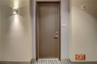 Photo #4: 2437004 Listing