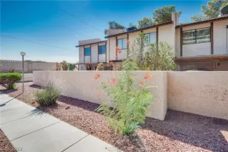 Photo #3: 2437098 Listing