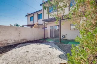 Photo #5: 2437098 Listing