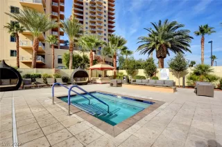 Photo #4: 2437119 Listing 