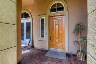 Photo #5: 2437123 Listing 