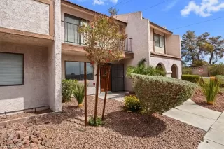 Photo #2: 2437151 Listing