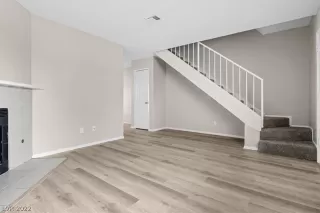 Photo #6: 2437151 Listing