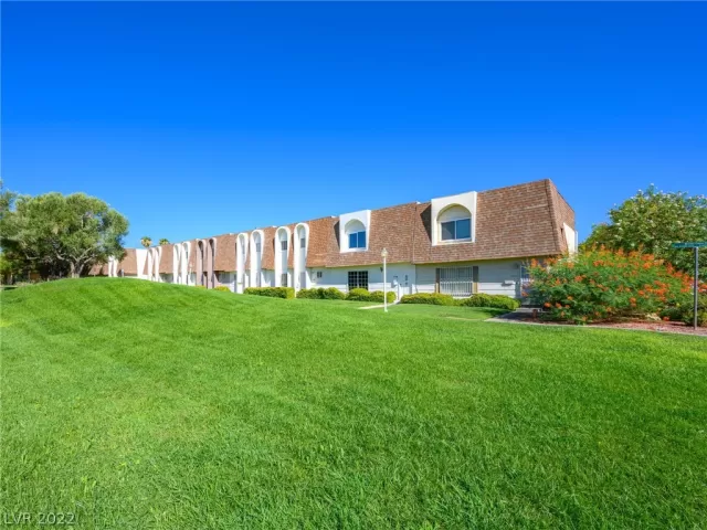 MLS: 2437152 Condo For Sale