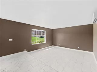 Photo #6: 2437152 Listing 