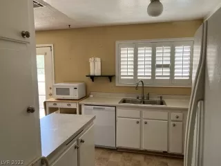 Photo #5: 2437206 Listing 