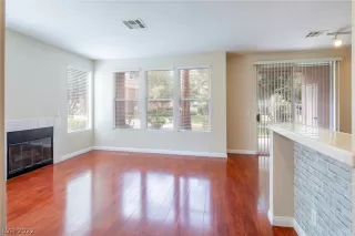 Photo #3: 2437219 Listing