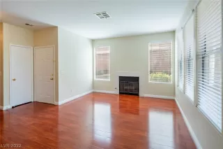 Photo #4: 2437219 Listing