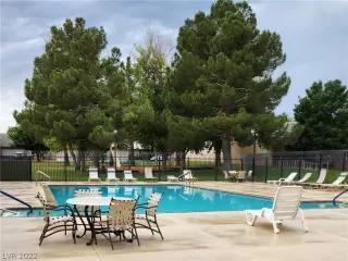 Photo #4: 2437234 Listing