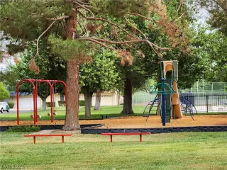 Photo #5: 2437234 Listing