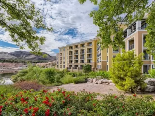 Photo #1: 2437287 Listing 