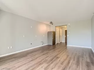 Photo #5: 2437287 Listing 