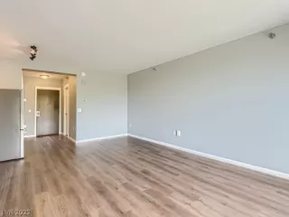 Photo #6: 2437287 Listing 