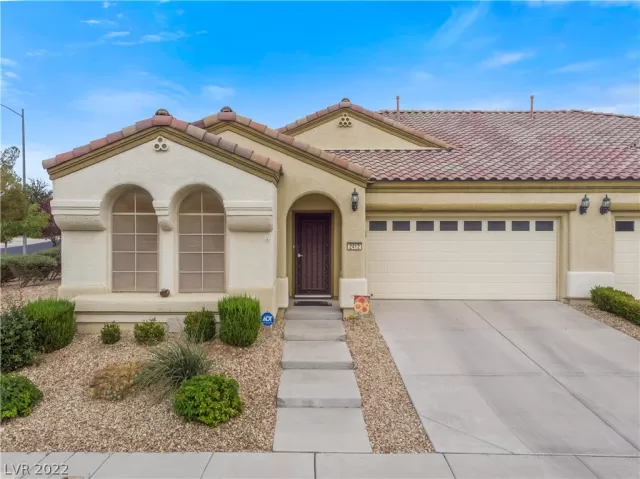 MLS: 2437300 Condo For Sale