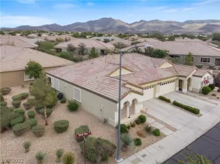 Photo #2: 2437300 Listing