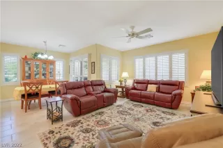 Photo #4: 2437300 Listing