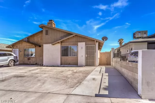 MLS: 2437324 Condo For Sale