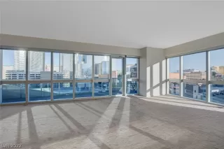 Photo #3: 2437329 Listing 