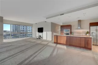 Photo #6: 2437329 Listing 