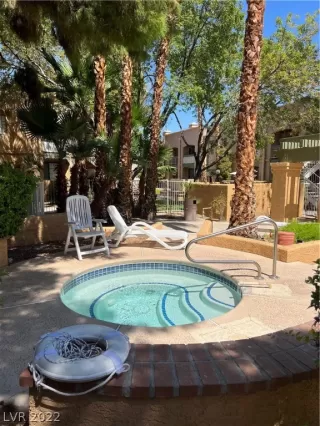 Photo #3: 2437361 Listing 