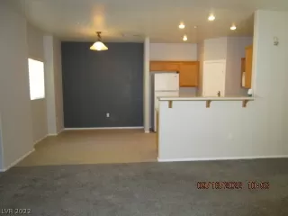 Photo #3: 2437389 Listing 