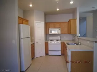 Photo #6: 2437389 Listing 