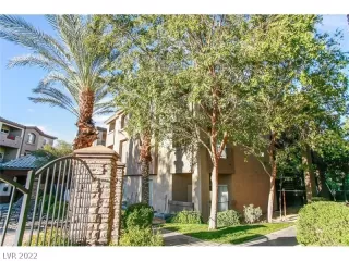 Photo #1: 2437409 Listing 