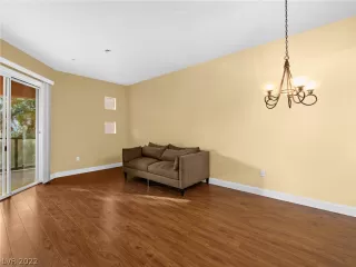 Photo #5: 2437424 Listing 