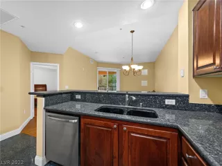 Photo #6: 2437424 Listing 