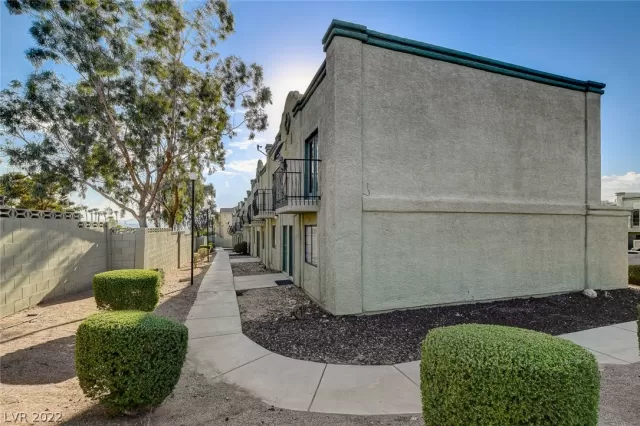 MLS: 2437457 Condo For Sale