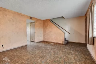 Photo #5: 2437457 Listing 