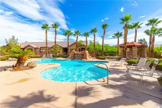 Photo #3: 2437463 Listing