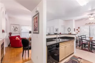 Photo #5: 2437463 Listing