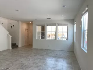 Photo #4: 2437545 Listing 