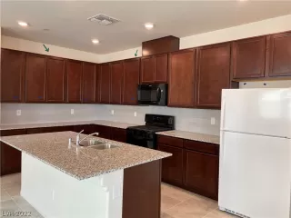 Photo #6: 2437545 Listing 