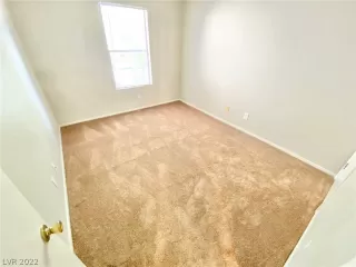 Photo #5: 2437628 Listing 