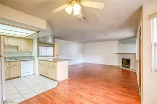 Photo #2: 2437644 Listing