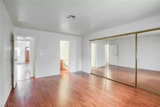 Photo #5: 2437644 Listing